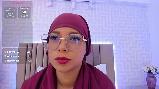 naishaa_ live