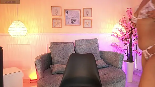 BrianaLane live