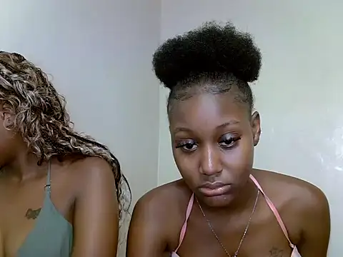 Pretty_kitty48 live