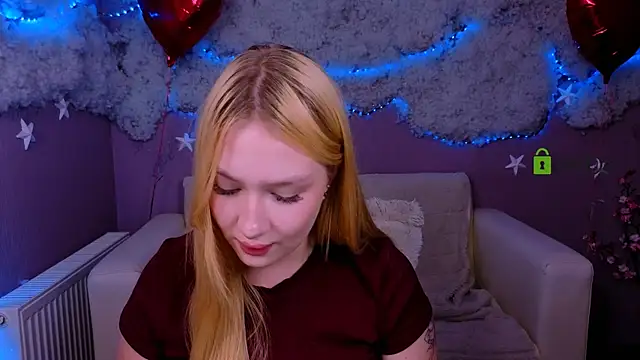 playful_sophie live