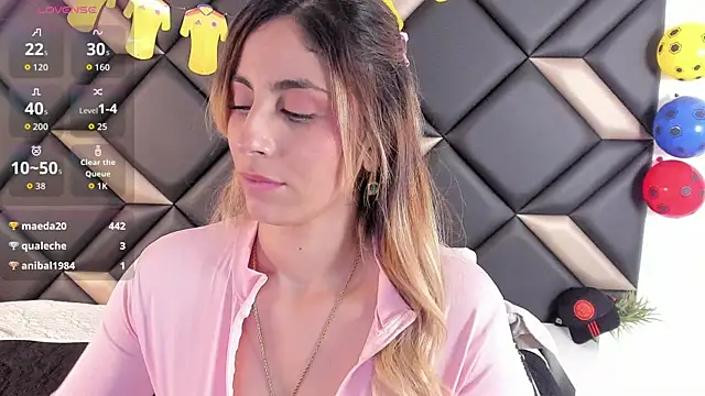 AdrianaHarlow live