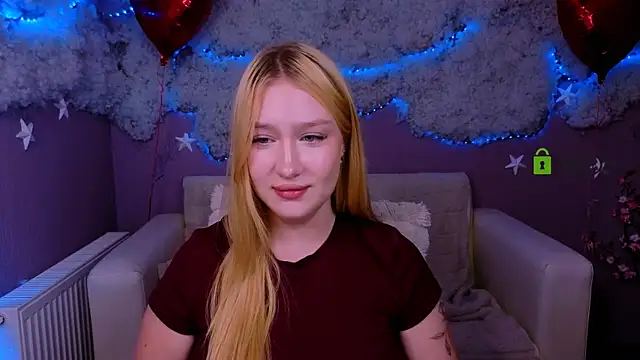 playful_sophie live