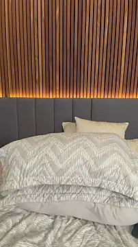EmiilyAdams_ live