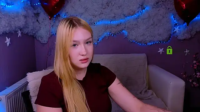 playful_sophie live