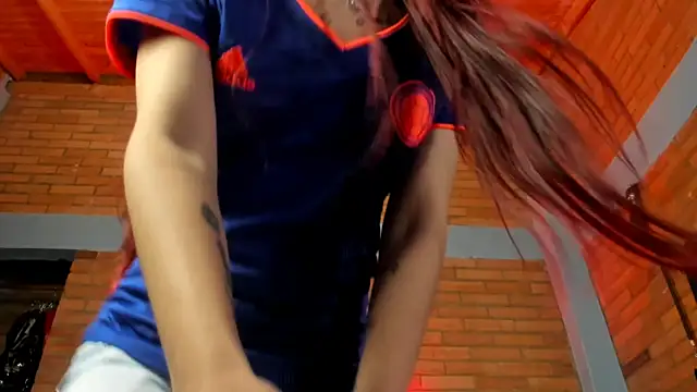 Emma_belley live