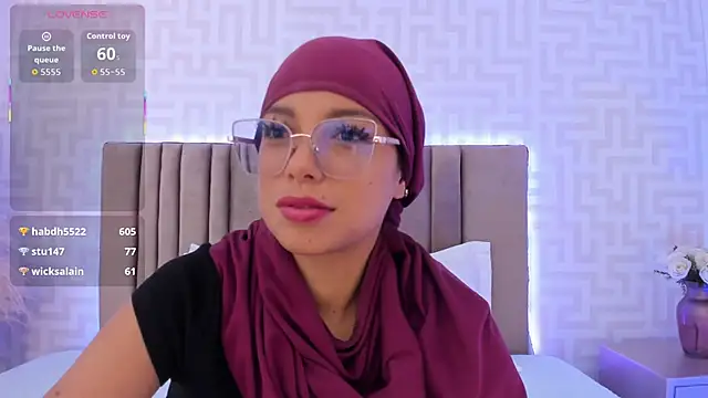 naishaa_ live