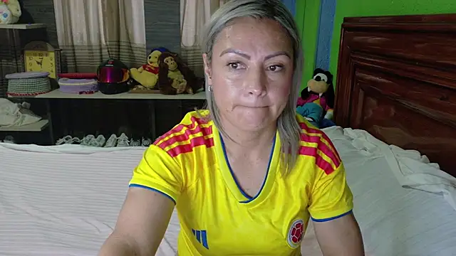 _Charlize_theron_ live