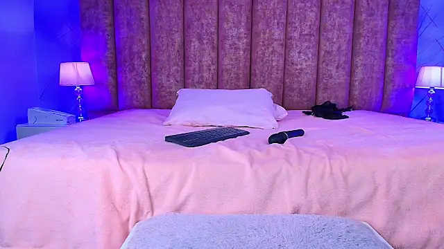 sweetlyundone live