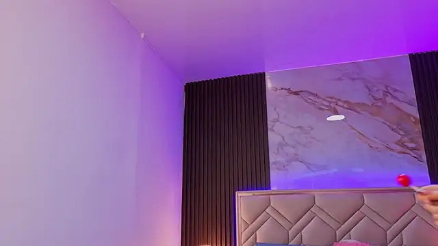 MiaaFarrel live