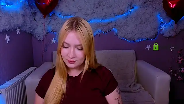 playful_sophie live