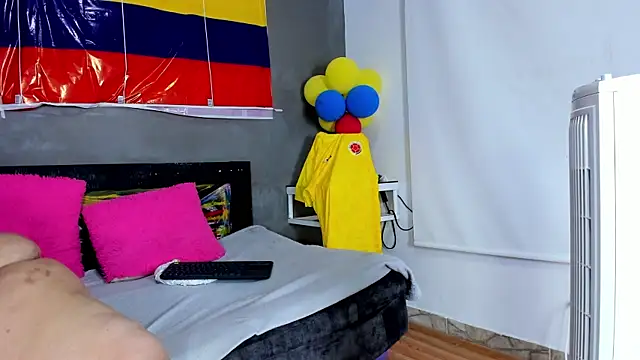 Charlotte_curvy_ live