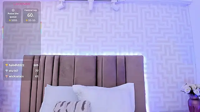 naishaa_ live