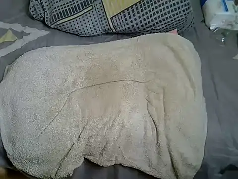 Pearl_petite live