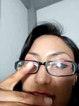 LucyCherry69 live