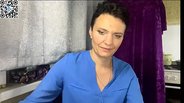 HotMamaQueen234 live