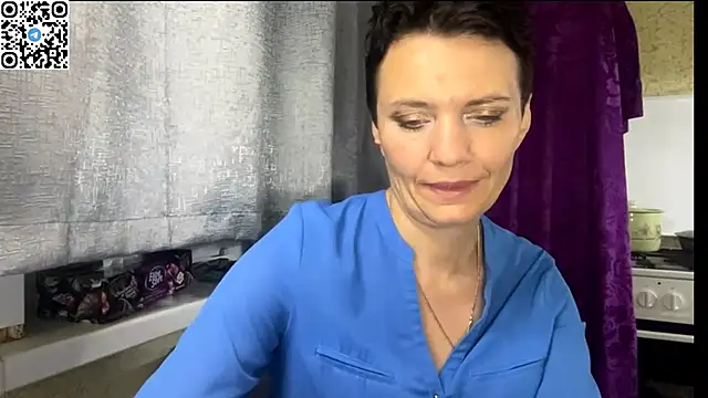 HotMamaQueen234 live