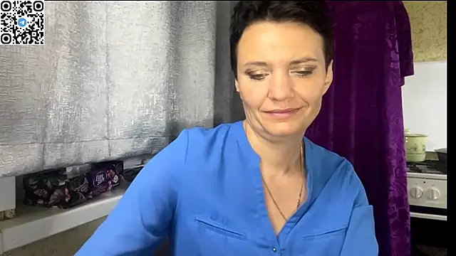 HotMamaQueen234 live