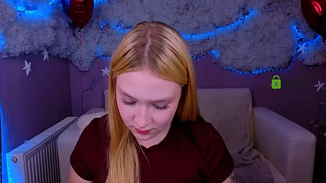 playful_sophie live