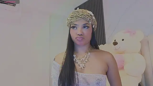 Madiee_Rhea live