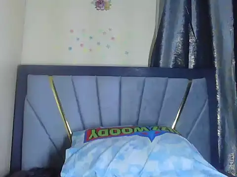 smallnaughtygirl live