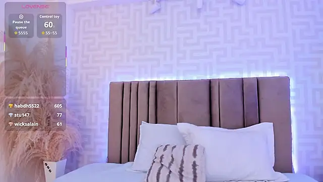 naishaa_ live