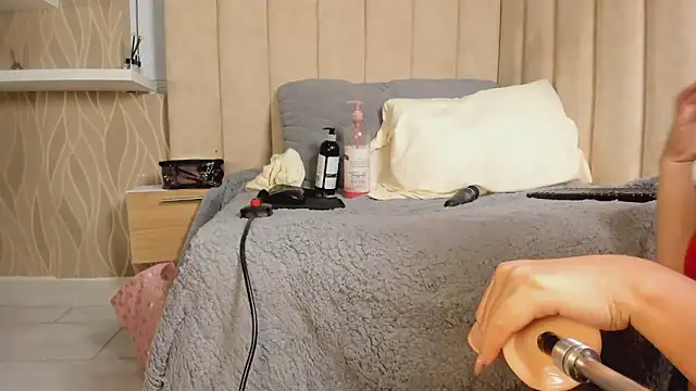 NhoanBrunette live
