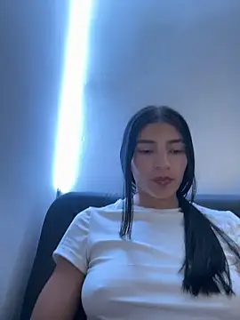 Ema_Rose_ live