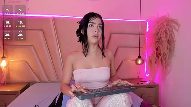 Miaa_Millerss live