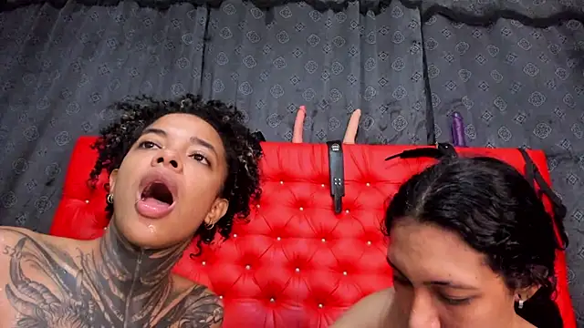 ChloeandIsabella live