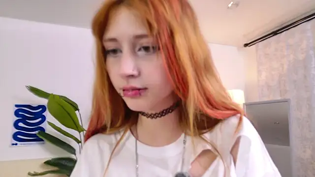 VixenLuxe live