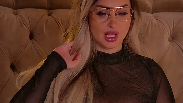 Denisse_Perry live
