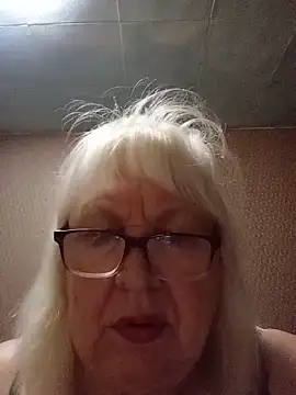 Alexia64231 live