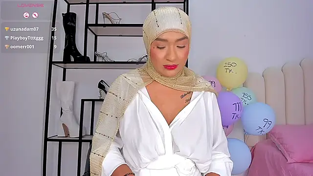 Amira-Zahra live