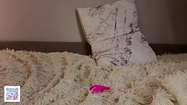 JenevaLitalien live