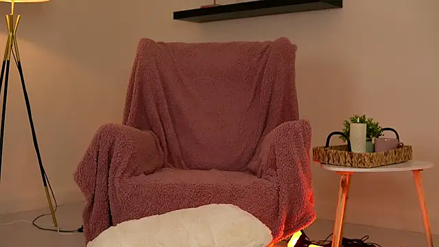 KairaAndrews live