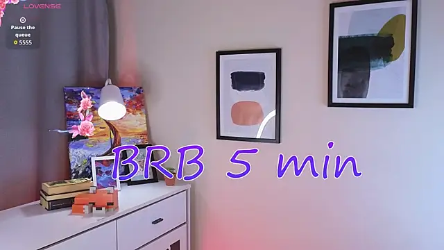 Umia_Bordered live