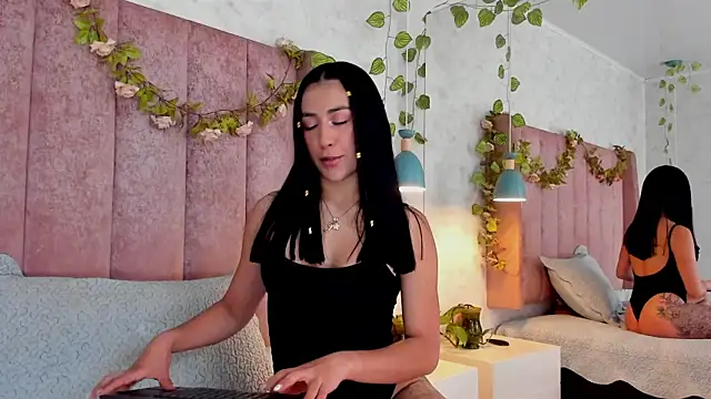 AnyaJay live