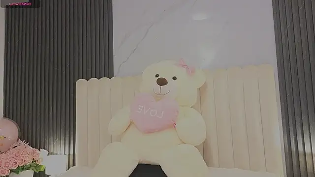 Madiee_Rhea live