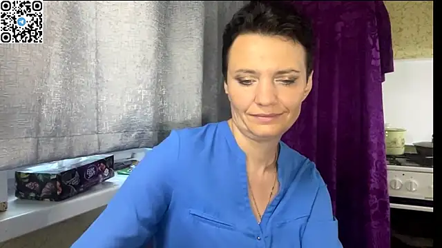 HotMamaQueen234 live