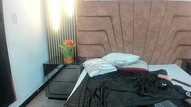 Lara_Seduce live