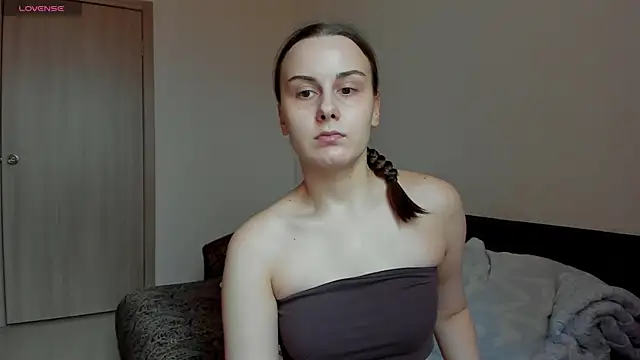 Kelly_Cartier live