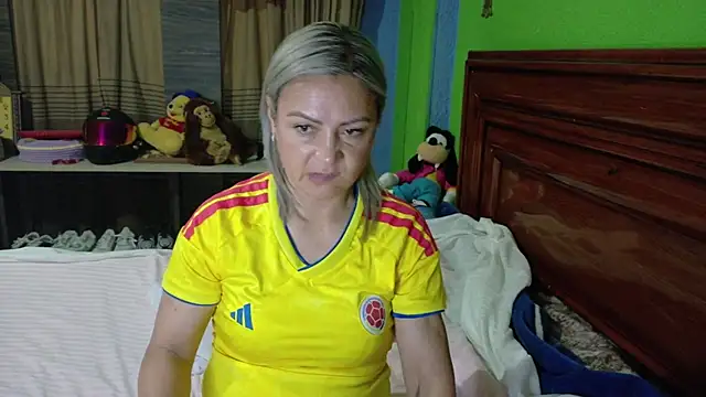 _Charlize_theron_ live