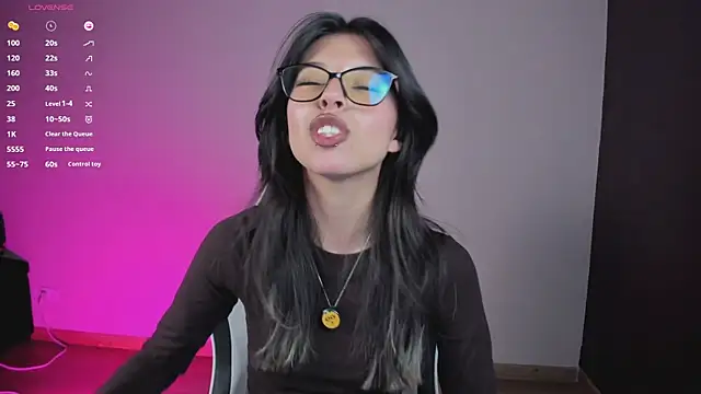 NanakoDollx live