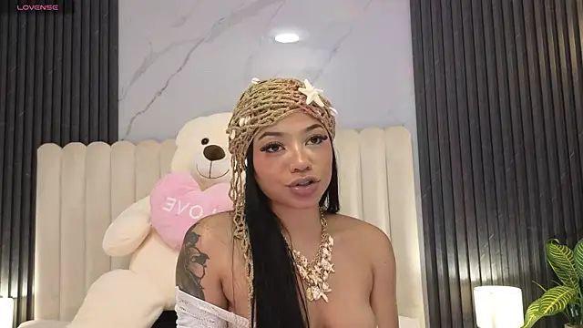 Madiee_Rhea live