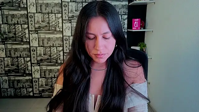EmiGomez_ live