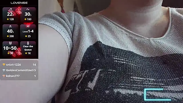 Cora_Maro live
