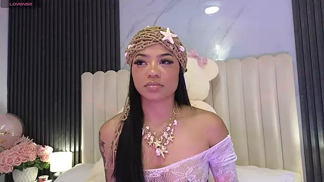 Madiee_Rhea live