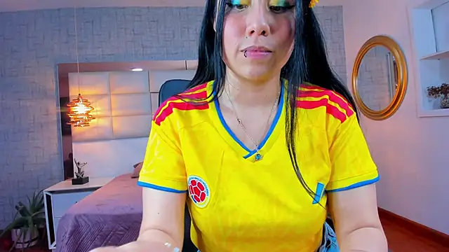 Nohemi_louse live