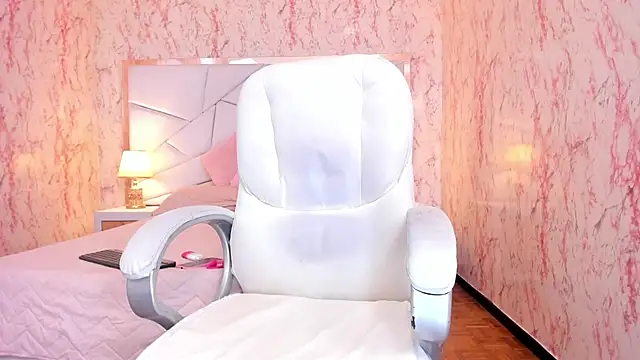 Emily_Whinfre live