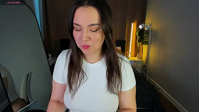 Nelie_Evans live